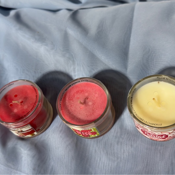 Bath & Body Works Mini 3-Wick Candles Holiday Scent Bundle - Picture 2 of 3